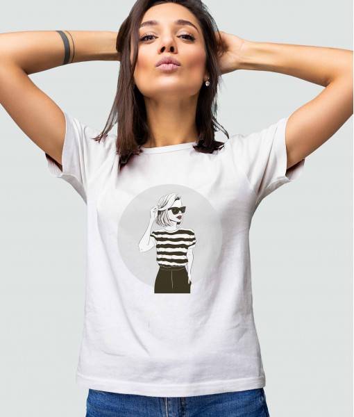Дамска тениска с щампа Арт Model in striped tshirt - TShirtArtShop.com
